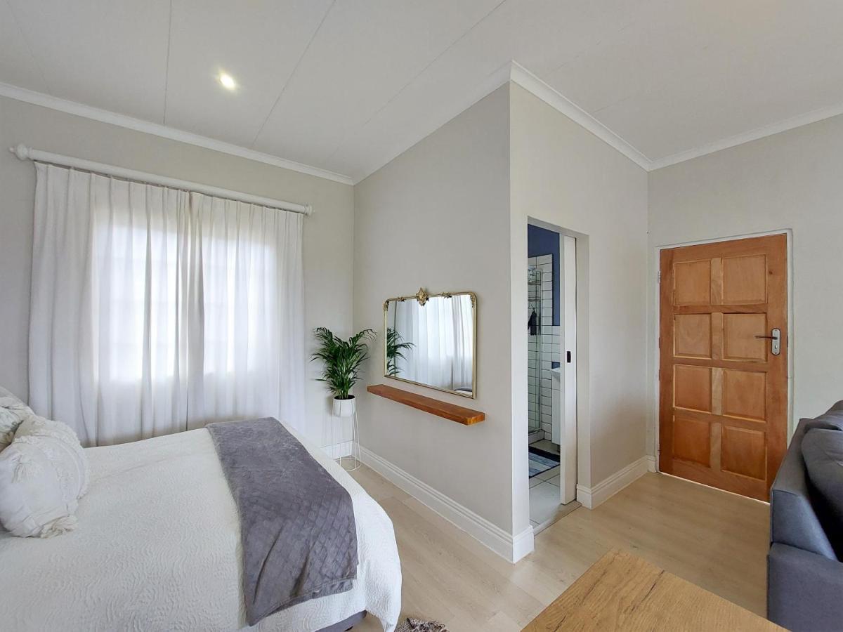Upmarket Off Grid Cottage On Organic Farm In Secure Estate Howick Exterior photo